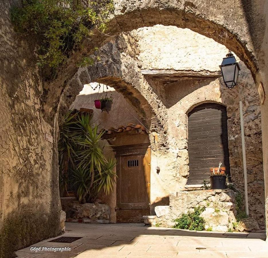 La Mansardiere Villecroze Exterior foto